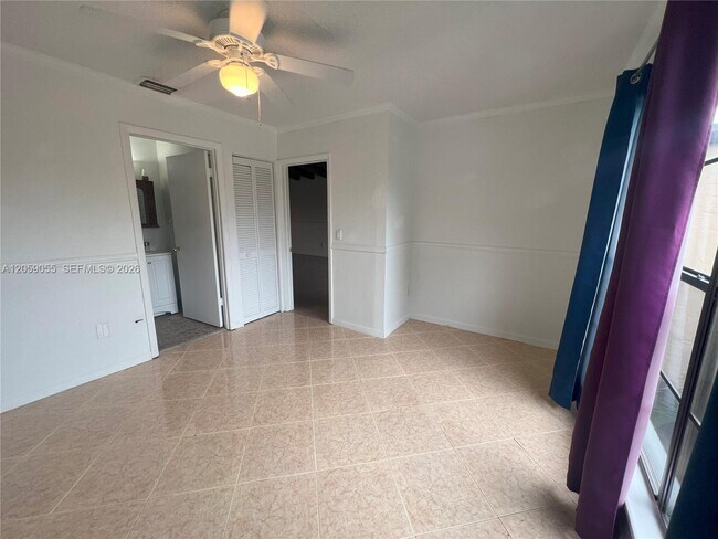 Building Photo - 6211 SW 116th Pl