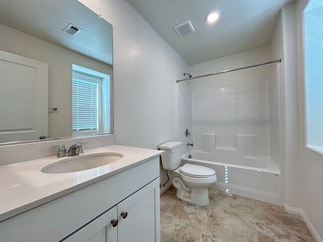 Building Photo - Inspirada Two-story 5-bedroom 4.5-bathroom Home!