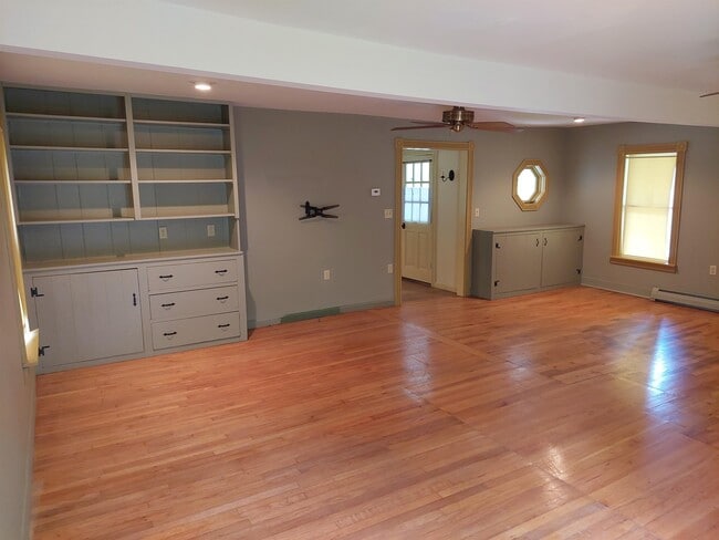 Building Photo - 3292 Vermont Rte 100