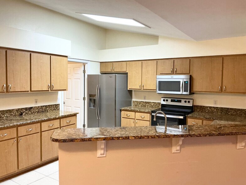 Building Photo - 8707 NW 10th Pl