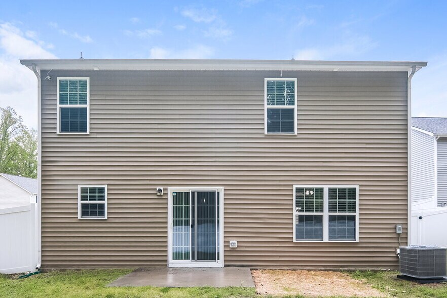 Building Photo - 8011 Spiderlily Ct