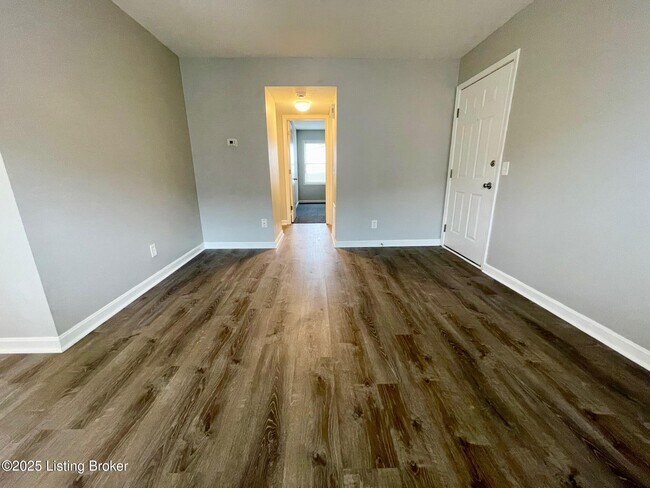 Building Photo - 1922 Silver St