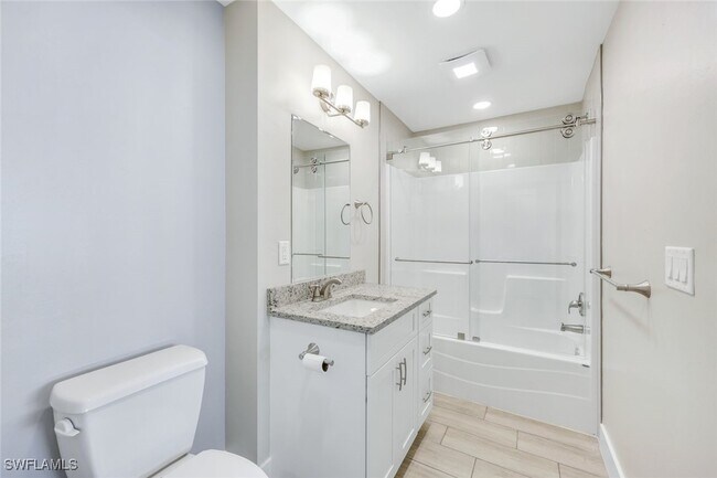 Building Photo - 4950 Esplanade St