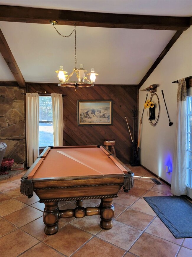 Building Photo - 308-310 Brady Canyon Rd