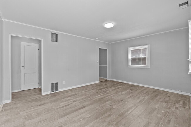 Building Photo - 313 N 42nd St