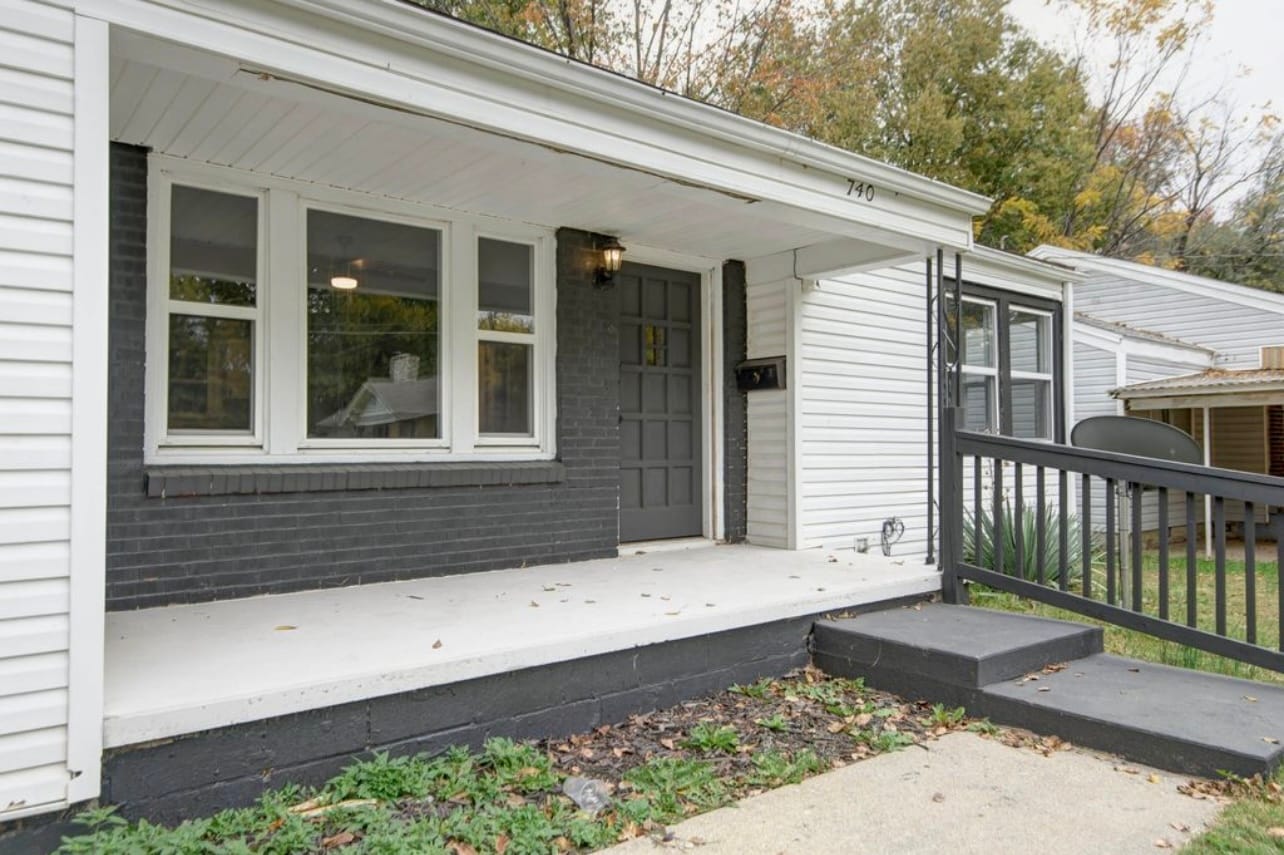 Building Photo - 740 S Warren Ave