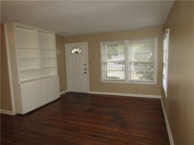 Building Photo - East Austin 3x2 Home Near Downtown & UT