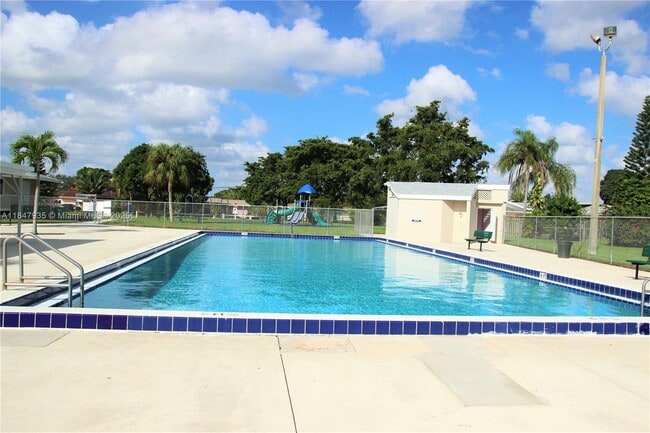 Building Photo - 7805 NW 67th Ave