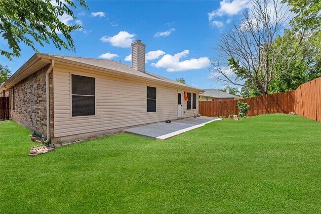 Building Photo - 5132 Bedfordshire Dr