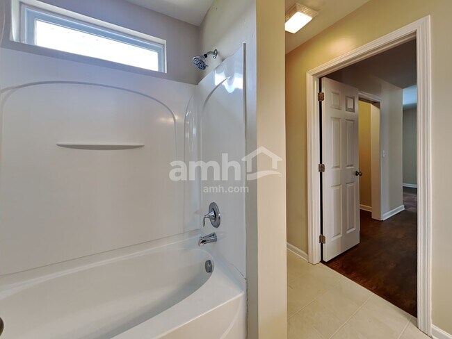 Building Photo - 400 Stoney Field Dr
