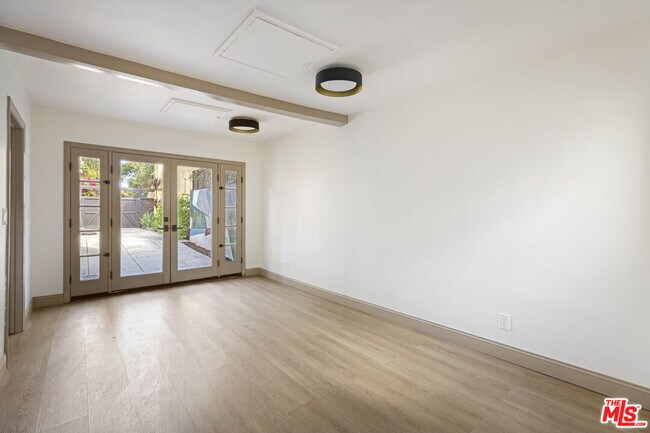 Building Photo - 1169 S Sierra Bonita Ave