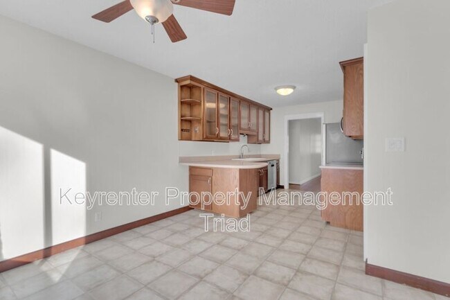 Building Photo - 3959 Lewiston Rd