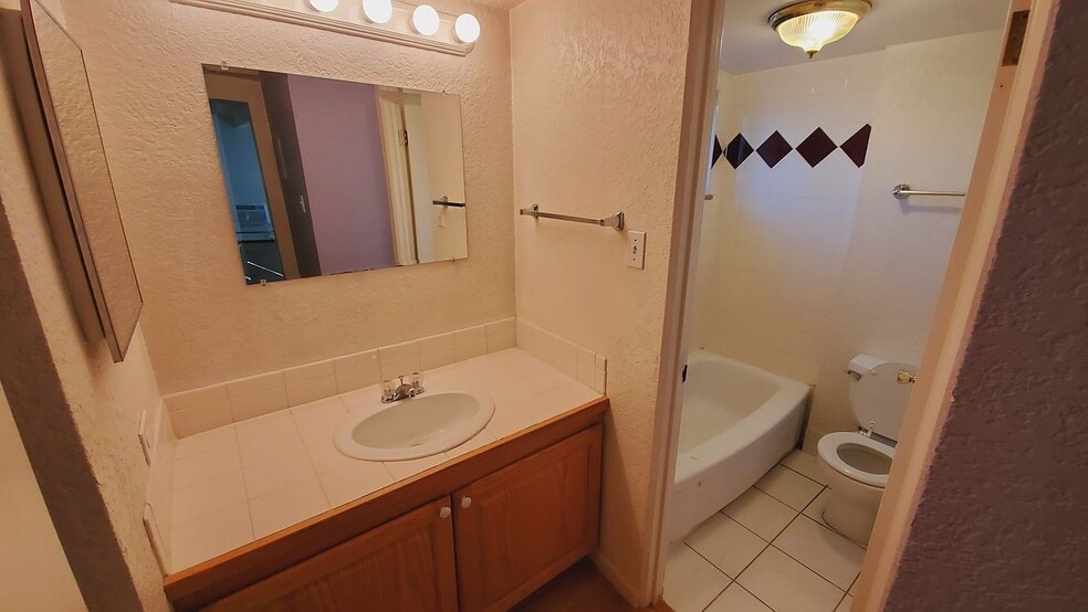 Primary Photo - 655 Pearl St