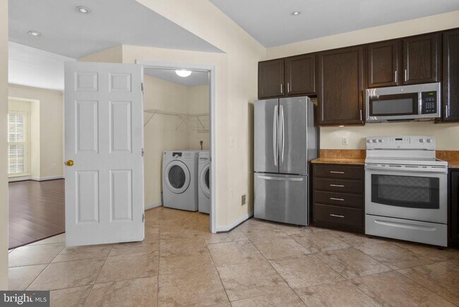 Building Photo - 4384 Sutler Hill Square