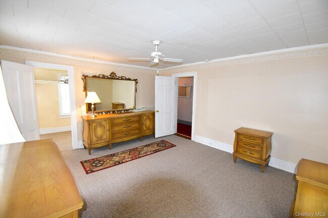 Building Photo - 376 Terryville Rd