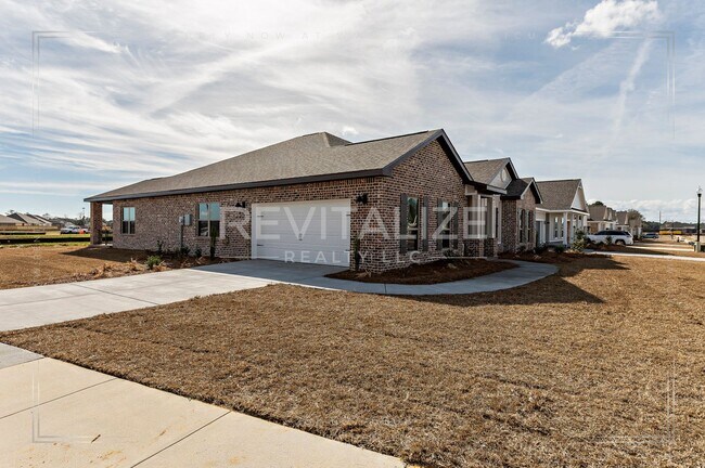 Building Photo - Brand-New 5BR Fairhope Home on Corner Lot with Garage
