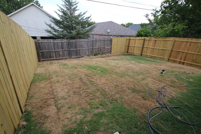 Building Photo - 8032-8034 Arbor