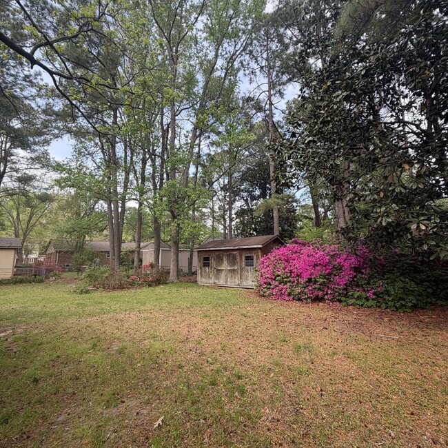 Building Photo - 3208 Ellsworth Dr