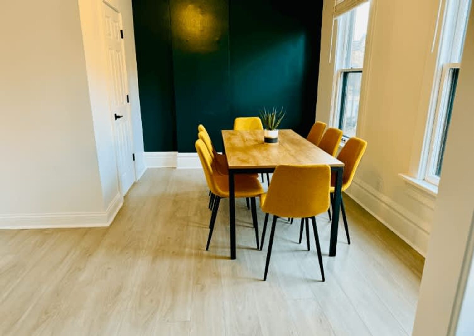 Building Photo - 309-311-311 W 4th Ave