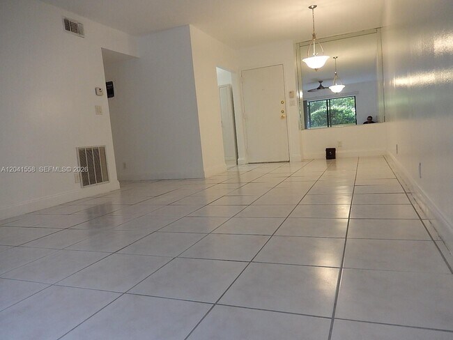Building Photo - 3101 Oakland Shores Dr