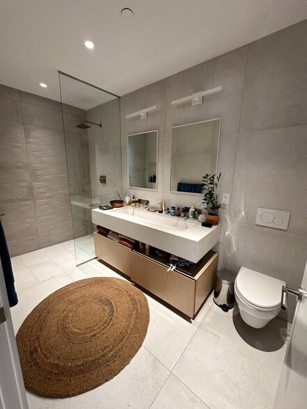 Building Photo - 199 Conover St