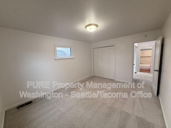 Building Photo - 3136 S 18th St