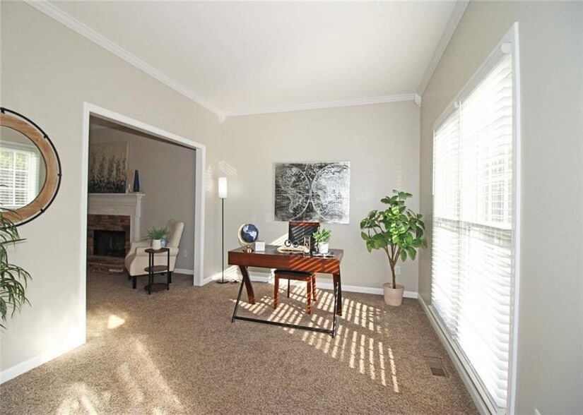 Building Photo - 1213 Kingsbury Ln