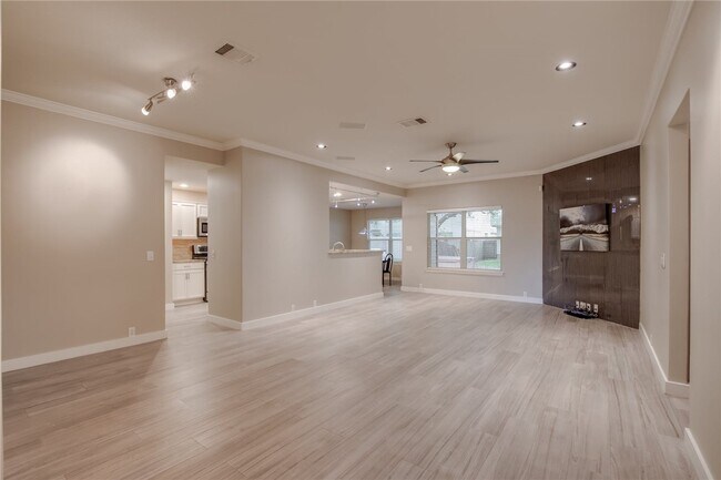 Building Photo - 2301 John Tee Dr