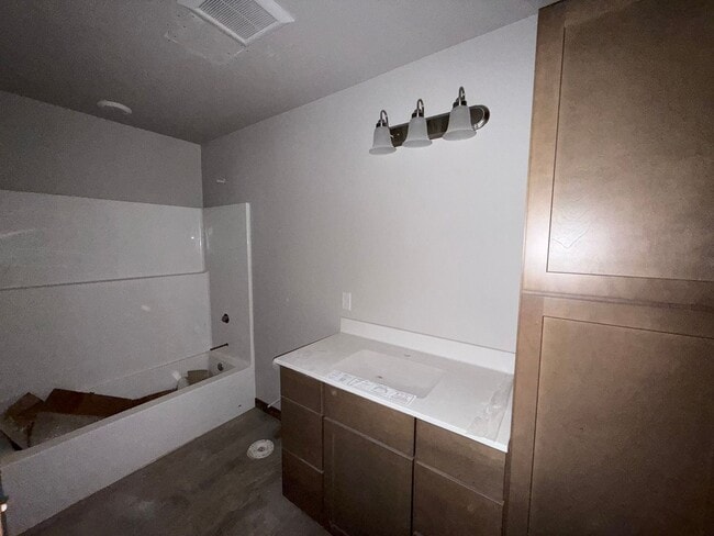 Building Photo - Now Pre-Leasing for August 2026 - Brand New 1 Bed 1 Bath Suite