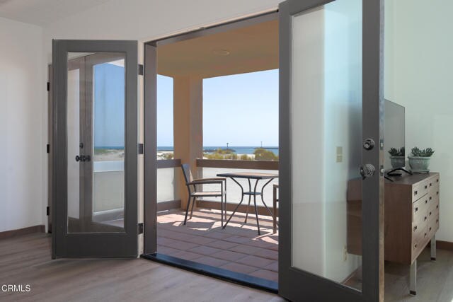 Building Photo - 3265 Ocean Dr