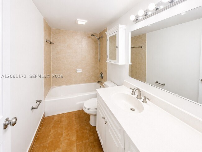 Building Photo - 10800 N Kendall Dr