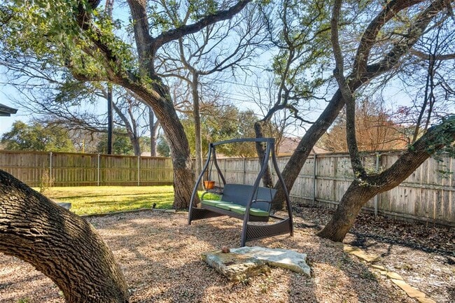 Building Photo - 6805 Western Oaks Blvd