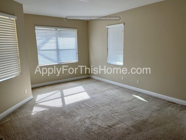 Building Photo - Single Family Dream Home in Gated Community