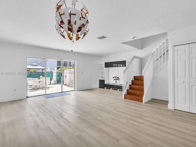 Building Photo - 11512 NW 48th Terrace