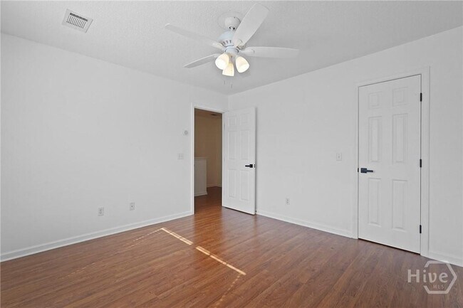 Building Photo - 400 Tibet Ave