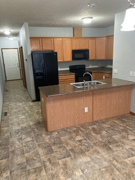 Building Photo - 2650 Millstone Dr