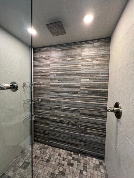 Building Photo - 169 S Plaisted Ave