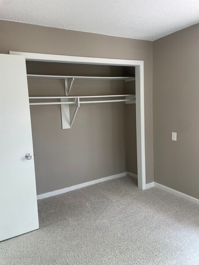 Building Photo - 605 Juno Ct