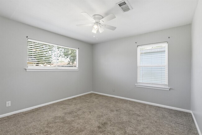 Building Photo - 1203 Valerie Ave