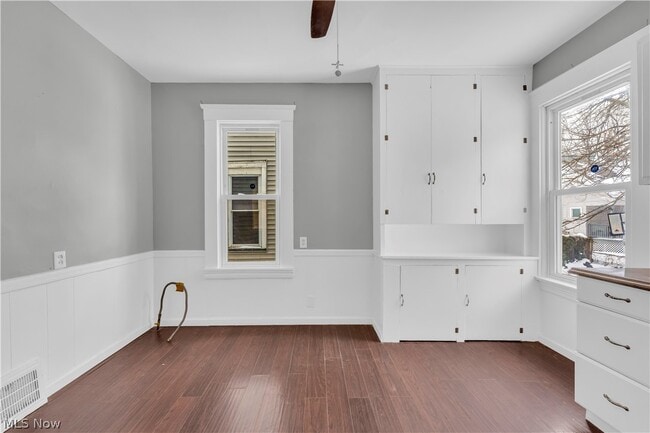 Building Photo - 1528 Newman Ave