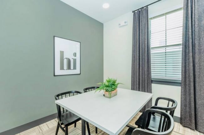 Building Photo - 698 Basilica Bay Dr