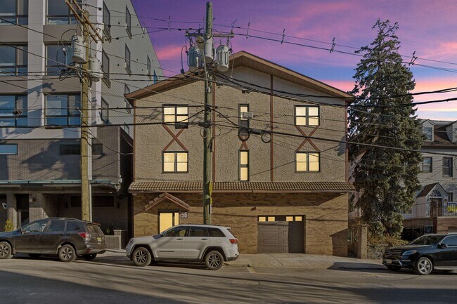 Building Photo - 56 68TH St