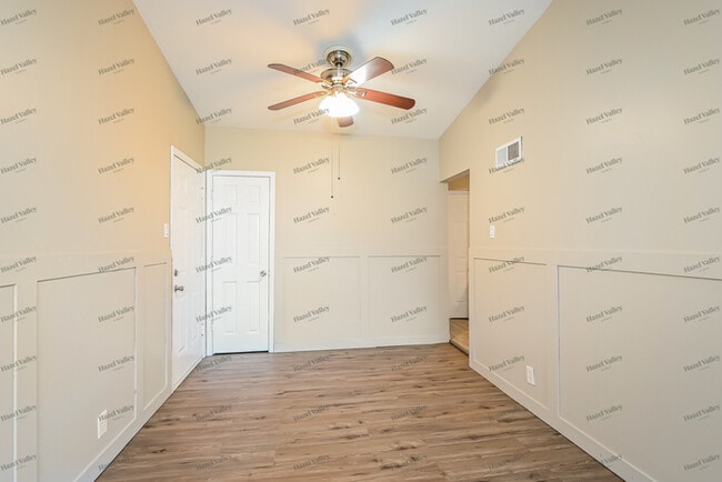 Building Photo - 2240 Hummingbird Dr