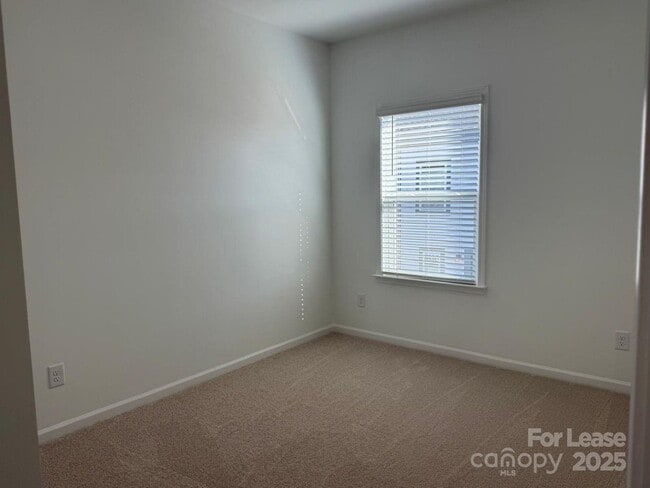 Building Photo - 9458 Senator Royall Dr