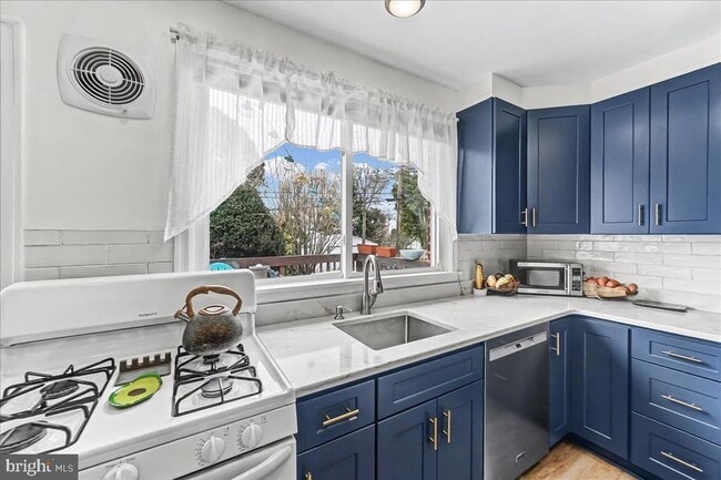 Building Photo - 4 S Chester Ave