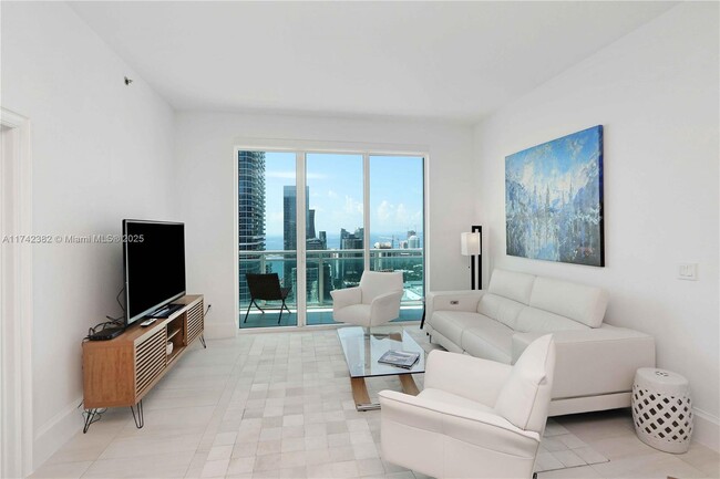 Building Photo - 950 Brickell Bay Dr