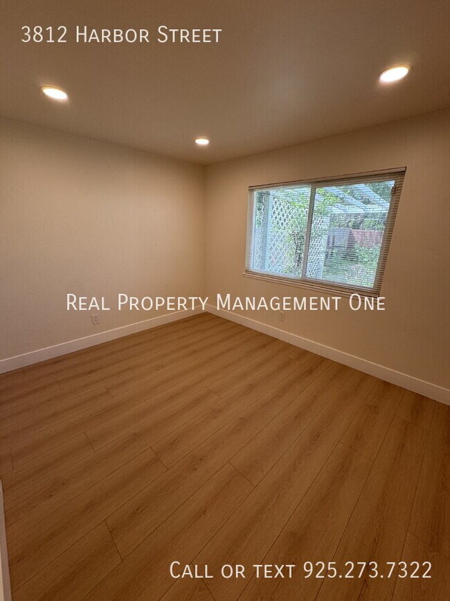 Building Photo - 3812 Harbor St