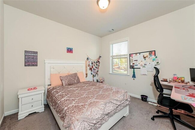 Building Photo - 4245 Grandview Pointe Wy