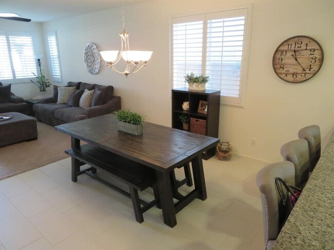 Building Photo - BRIGHT AND CLEAN 3 BED, 2 BATH, 1 STORY HOME IN ELK GROVE