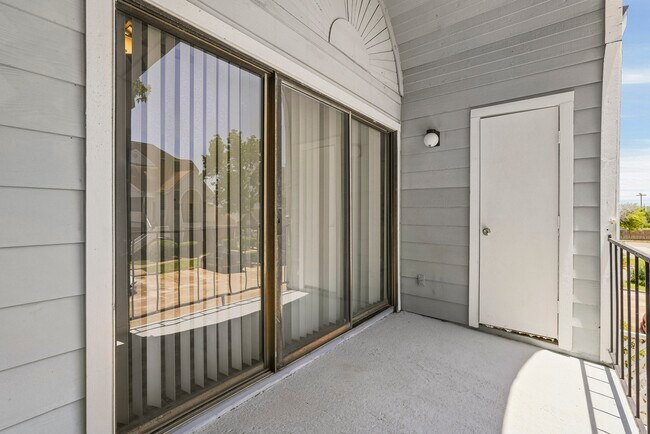 Building Photo - 14550 Fonmeadow Dr